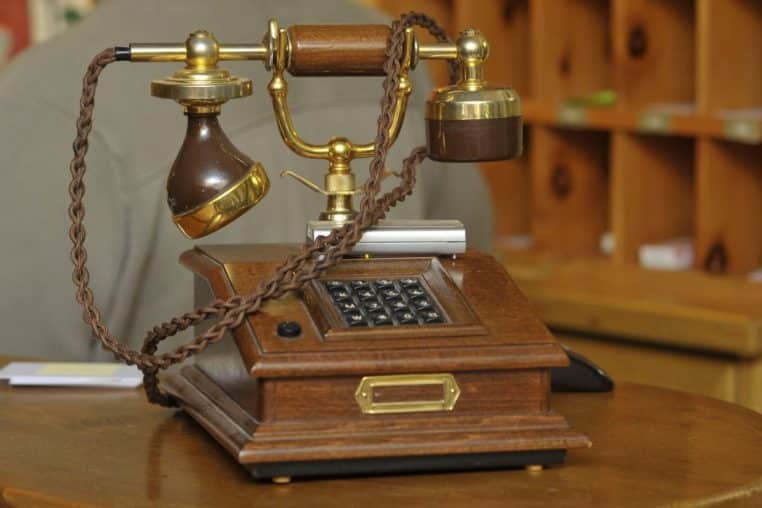old telephone @canva