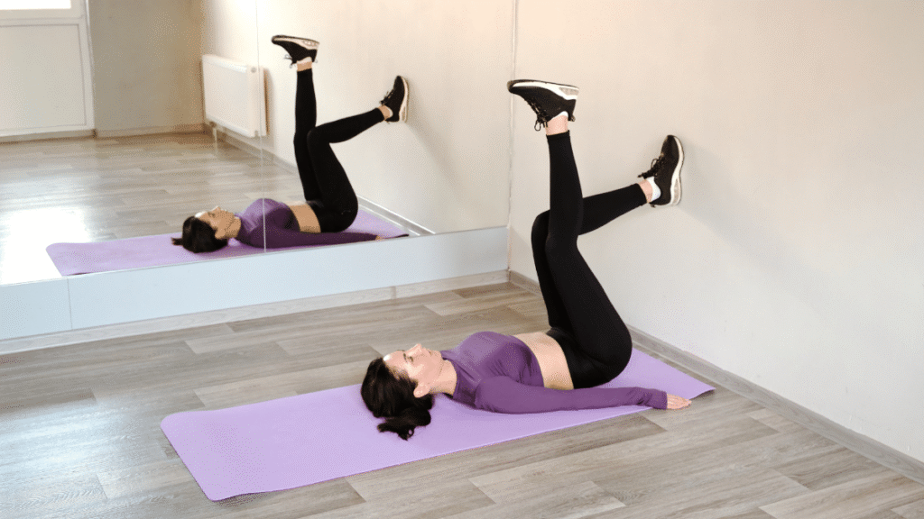 How to lose abdominal fat? A Pilates instructor shares her 5 wall exercises for a flat tummy quickly.