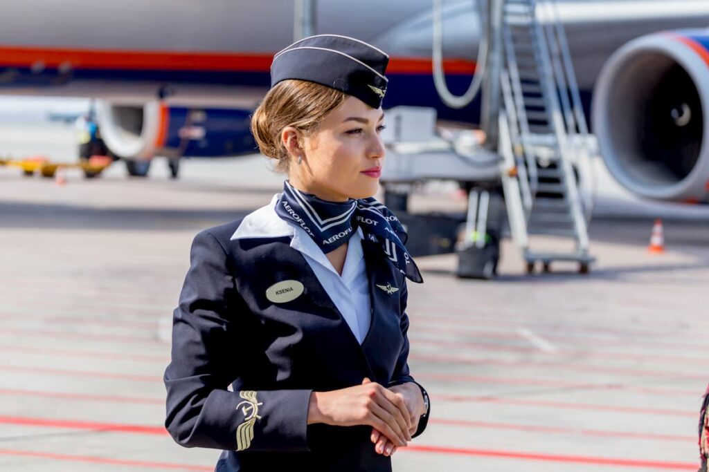 A flight attendant reveals the only way to flirt with her!